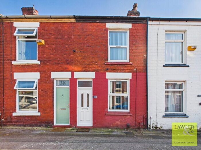 2 Bedroom Terraced House For Sale In Victoria Road, Stockport, Cheshire, SK1