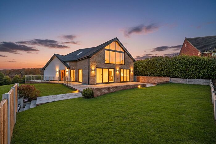 5 Bedroom Detached House For Sale In The Hill, Glapwell, S44