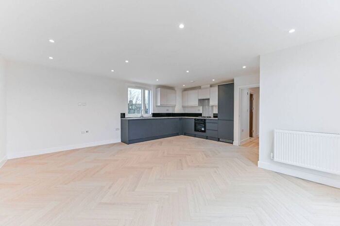 2 Bedroom Flat To Rent In Norbury Avenue, Norbury, London, SW16