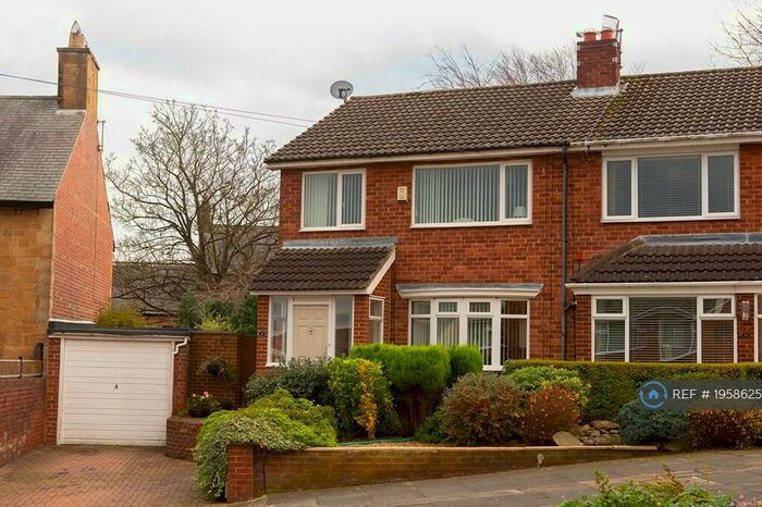 3 Bedroom Semi-Detached House To Rent In Lawrence Court, Blaydon-On-Tyne, NE21