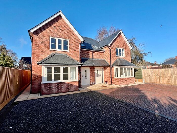 3 Bedroom Semi Detached House For Sale In Park Road, Didcot, OX11