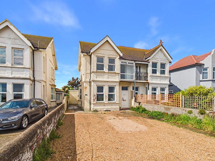 2 Bedroom Flat For Sale In Brighton Road, Worthing, BN11