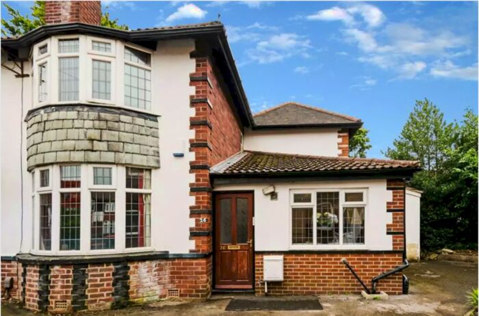 4 Bedroom Semi-Detached House To Rent In Greyshiels Avenue, Headingley, Leeds, LS6