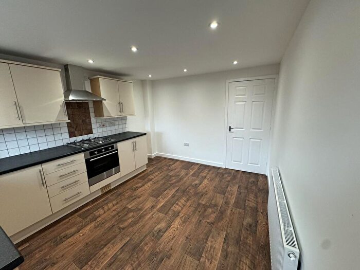 2 Bedroom House To Rent In King Street, Hodthorpe, S80