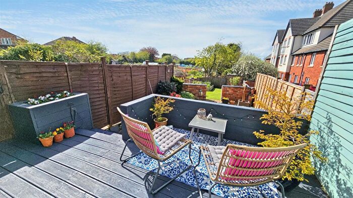 2 Bedroom Terraced House For Sale In Sandhurst Street, Oadby, LE2