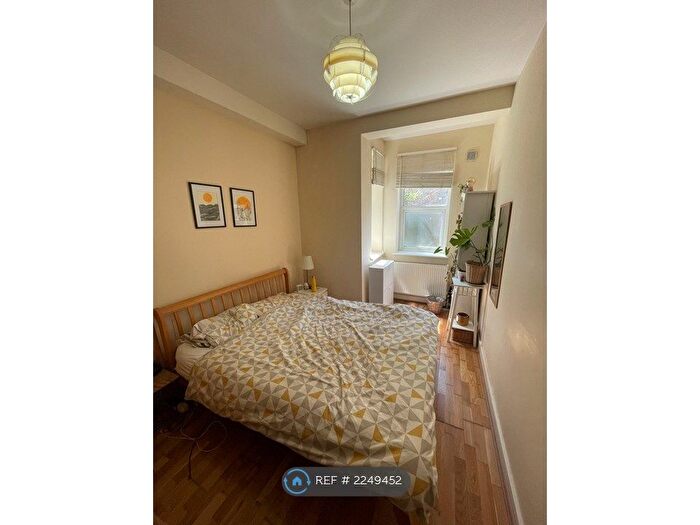 1 Bedroom Flat To Rent In Southfield Road, London, W4