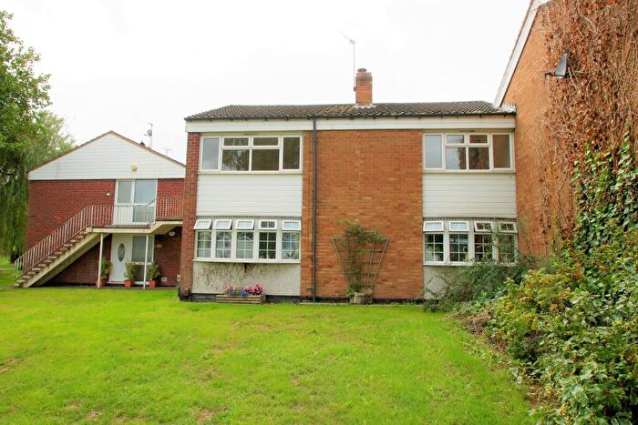 2 Bedroom Flat To Rent In Broadfield Close, West Bromwich, West Midlands, B71