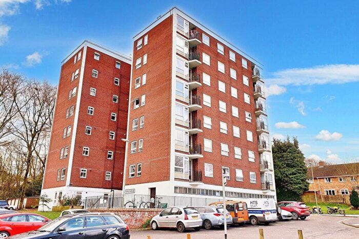 2 Bedroom Flat For Sale In Winnall, SO23