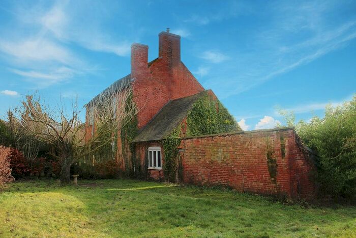 2 Bedroom Semi-Detached House For Sale In Eardiston, Eardiston, WR15