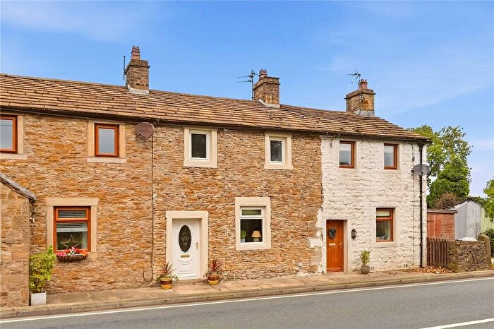 2 Bedroom Terraced House For Sale In Colne Road, Kelbrook, Lancashire, BB18