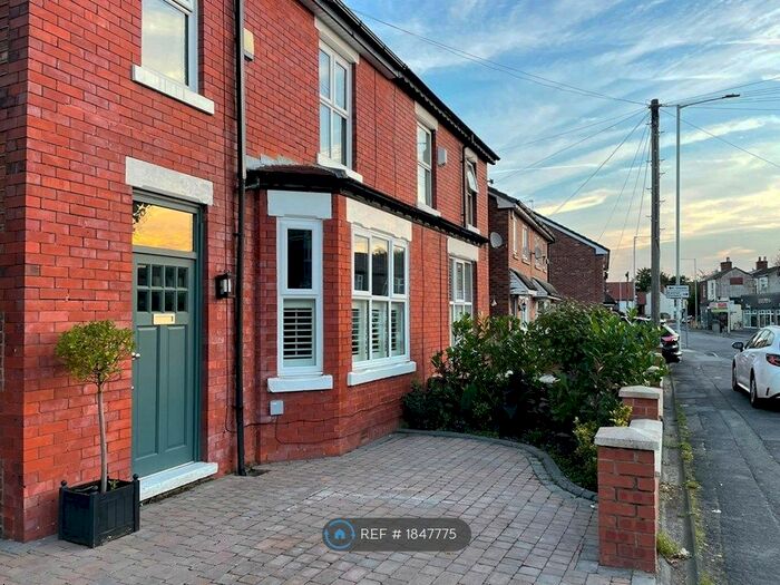 4 Bedroom Semi-Detached House To Rent In Gillbent Road, Cheadle Hulme, Cheadle, SK8