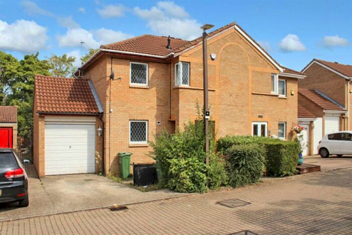3 Bedroom Semi-Detached House To Rent In Quantock Crescent, Emerson Valley, Milton Keynes, MK4