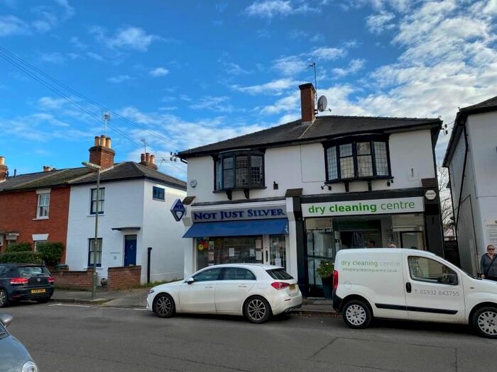 2 Bedroom Flat To Rent In York Road, Weybridge, Surrey, KT13