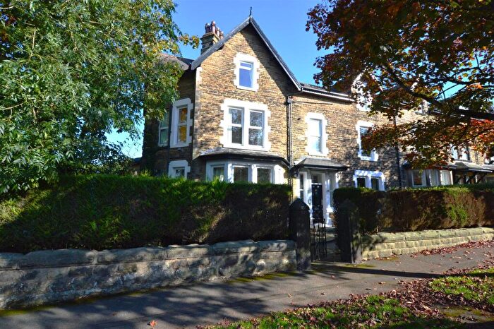 2 Bedroom Flat To Rent In West End Avenue, Harrogate, HG2