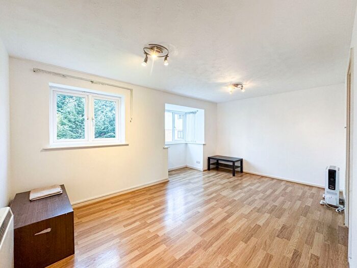 2 Bedroom Flat To Rent In Moray Close, Arran Court, HA8