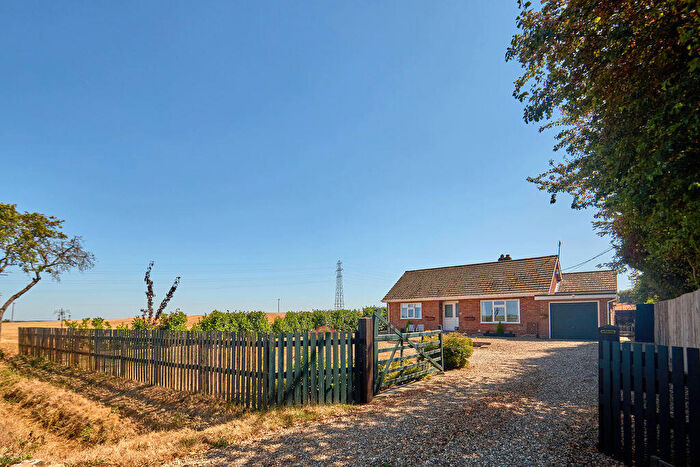 3 Bedroom Detached Bungalow For Sale In Toftrees, Fakenham, NR21
