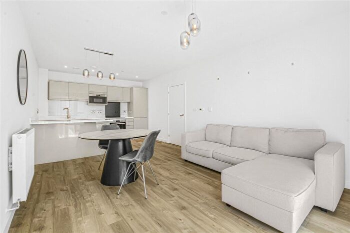 1 Bedroom Flat To Rent In North Woolwich Road, Silvertown, London, E16