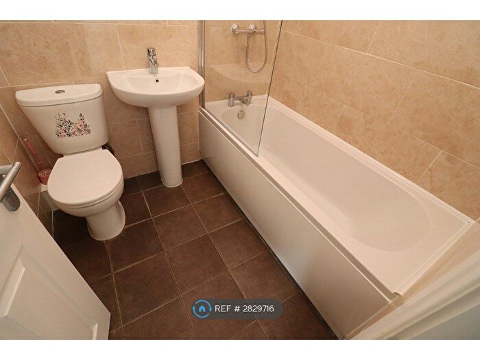 Studio To Rent In Ashgrove Road, Ilford, IG3