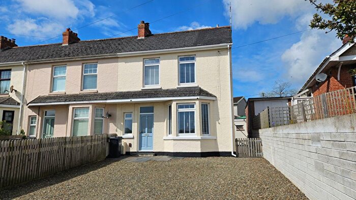 3 Bedroom Semi-Detached House For Sale In Lamellyn Road, Par, PL24