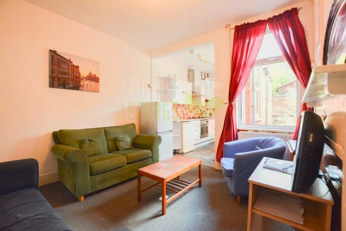 4 Bedroom Terraced House To Rent In Bulwer Road, Clarendon Park, LE2