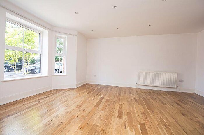 2 Bedroom Flat To Rent In Albany House, Hersham, KT12