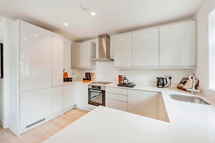 2 Bedroom Apartment For Sale In Oakhurst, East Grinstead, RH19