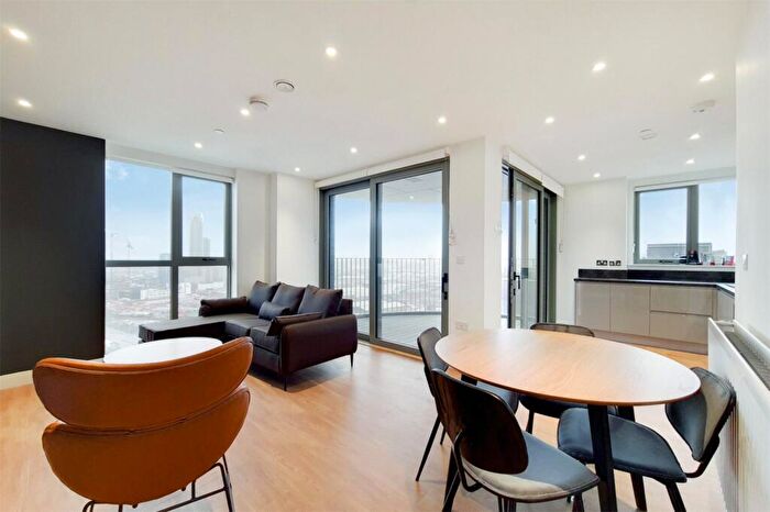 2 Bedroom Apartment To Rent In Green Street, London, NW10