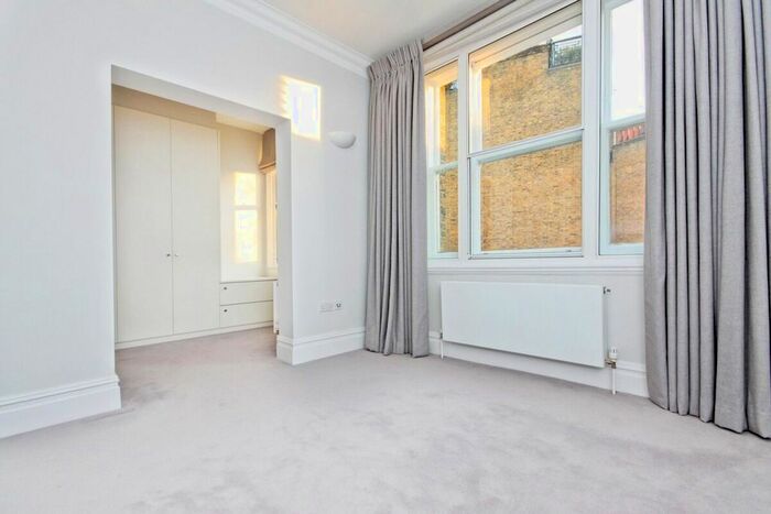 2 Bedroom Flat To Rent In Sloane Square, London, SW1W