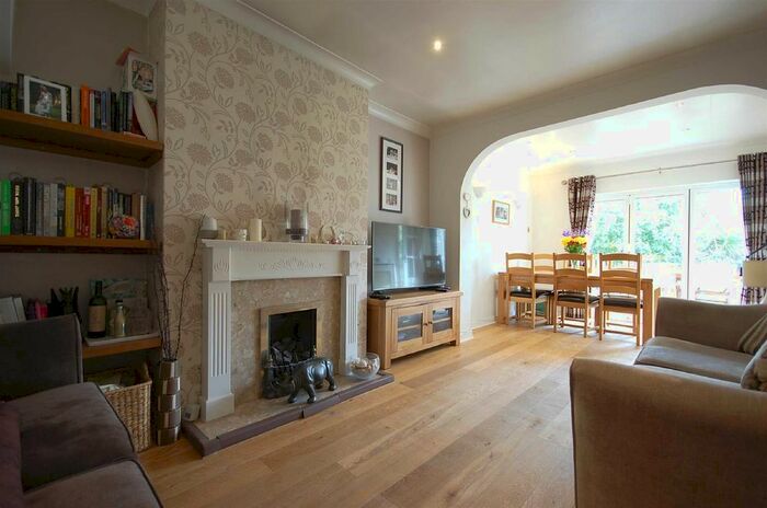 3 Bedroom Semi-Detached Bungalow To Rent In Lime Grove, Ruislip, HA4