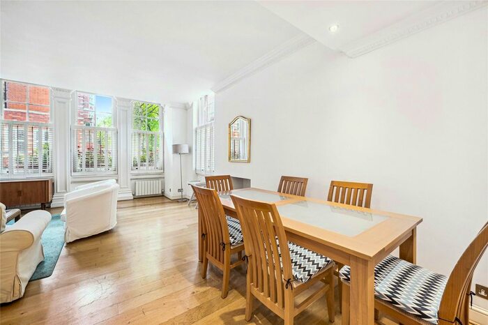 3 Bedroom Flat To Rent In Collingham Gardens, South Kensington, London, SW5