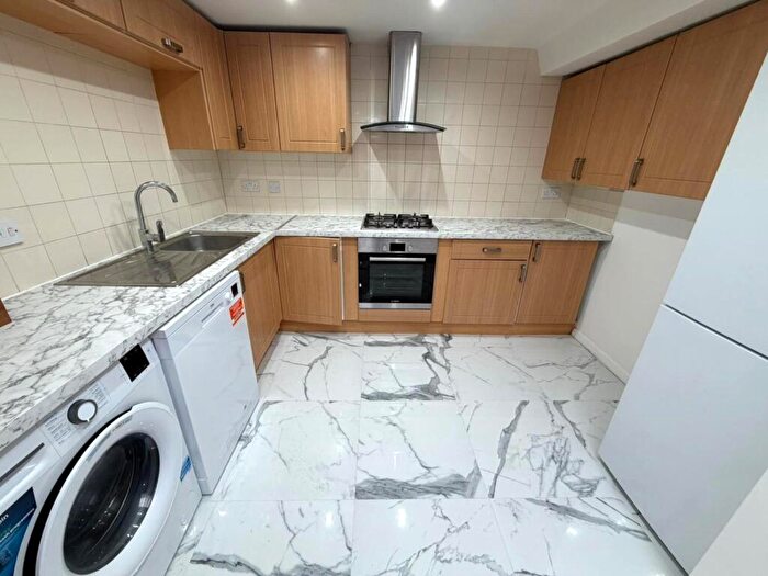 3 Bedroom Flat To Rent In Botwell Court Headstone Road, Harrow, HA1