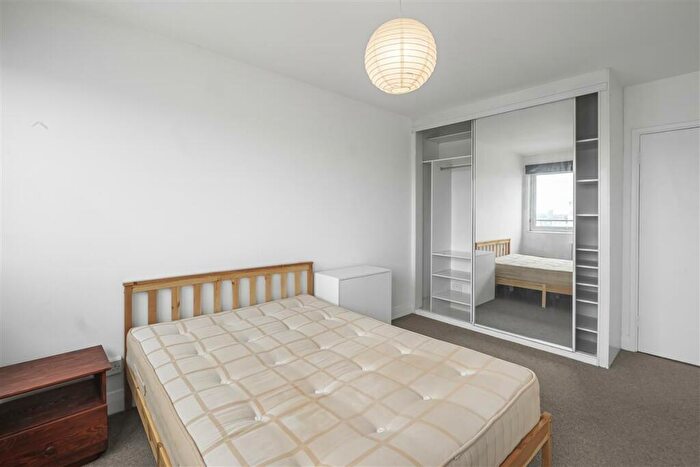 1 Bedroom Flat To Rent In Austin Road, SW11