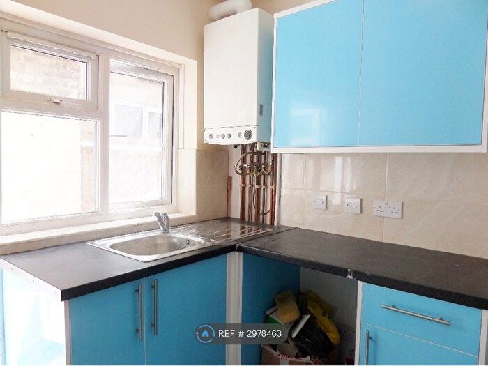2 Bedroom Flat To Rent In Gatling Road, London, SE2