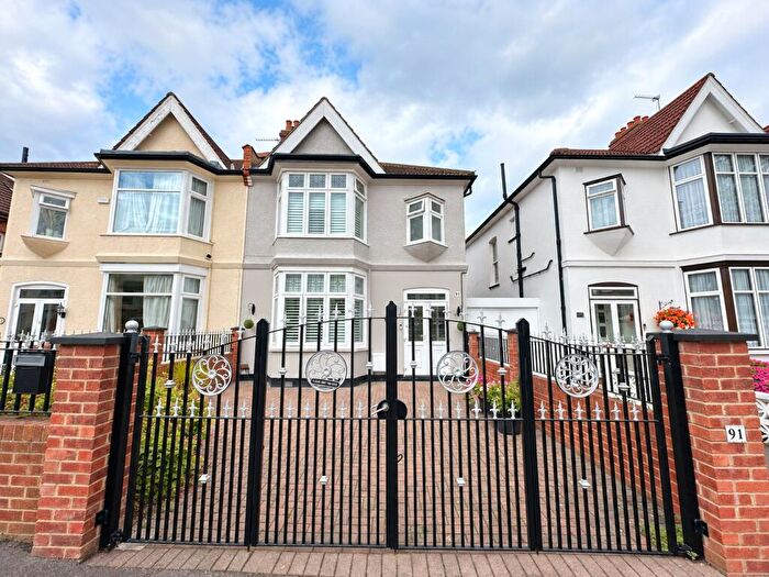 3 Bedroom Semi Detached House For Sale In Newquay Road, London, SE6