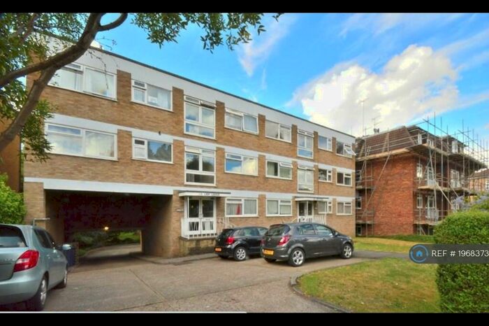 1 Bedroom Flat To Rent In Lisa Lodge, New Barnet, Barnet, EN5
