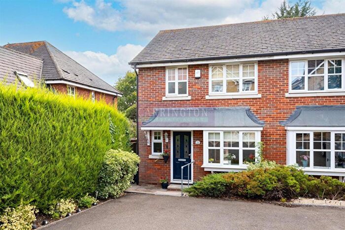 3 Bedroom Semi-Detached House For Sale In Fielders Way, Shenley, Radlett, WD7