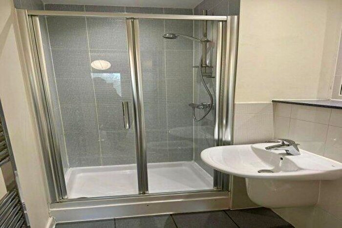 2 Bedroom Flat To Rent In Mostyn Grove, London, E3