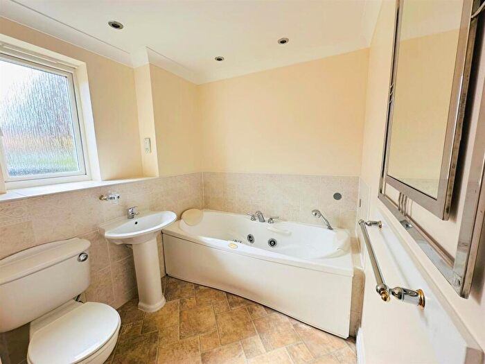 2 Bedroom Apartment To Rent In Crane Mead, SG12