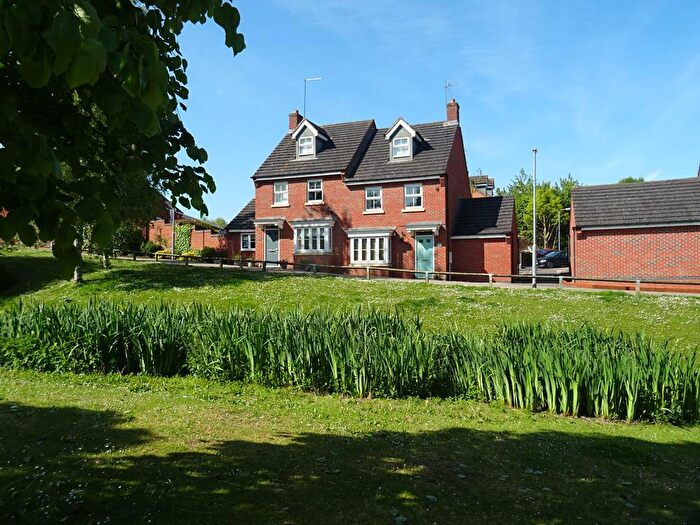 3 Bedroom Semi-Detached House To Rent In Blackwell Close, Higham Ferrers, NN10