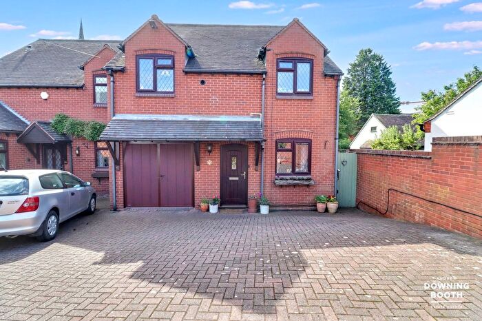 3 Bedroom Semi-Detached House For Sale In Gaia Lane, Lichfield, WS13