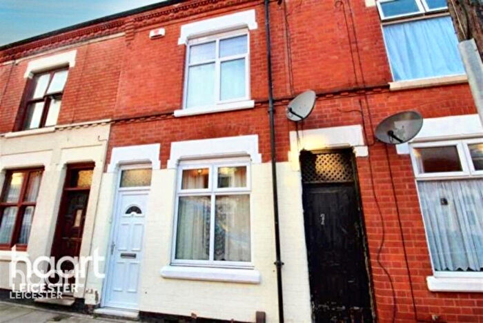 3 Bedroom Terraced House For Sale In Dunton Street, Leicester, LE3