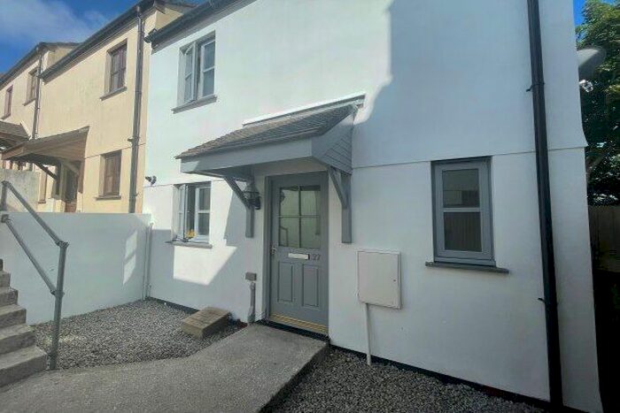 2 Bedroom Property To Rent In Halbullock View, Truro, TR1