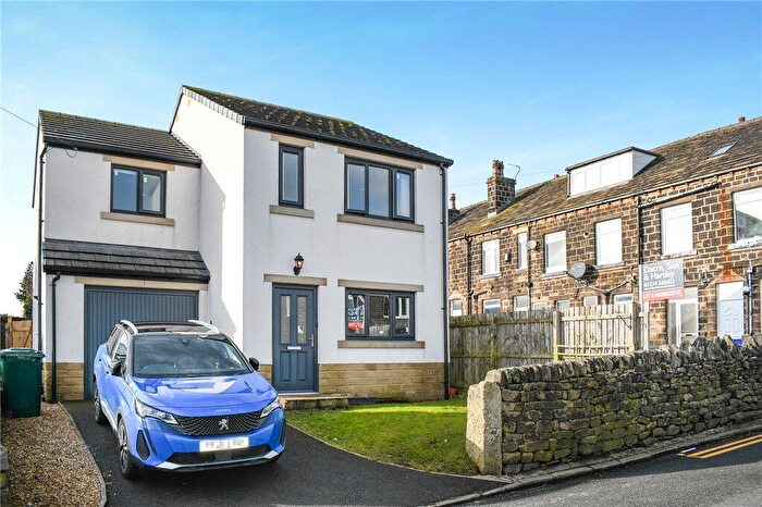 3 Bedroom Detached House To Rent In Sheriff Lane, Bingley, West Yorkshire, BD16