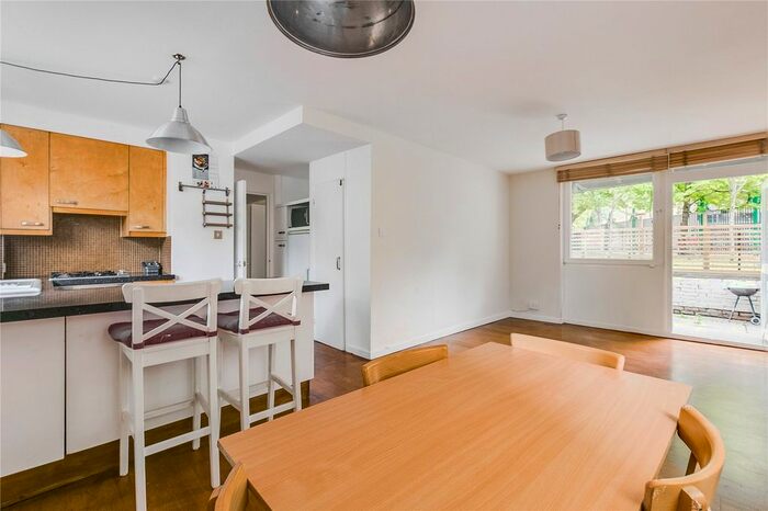 2 Bedroom Flat To Rent In Widnes House, Palmer Place, Islington, N7