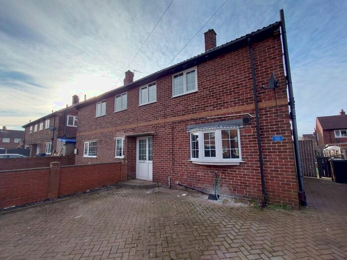 3 Bedroom Semi-Detached House To Rent In Chevet View, Royston, Barnsley, S71