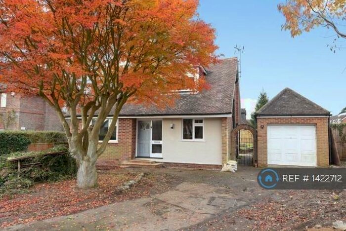 3 Bedroom Bungalow To Rent In Chenies Avenue, Amersham, HP6