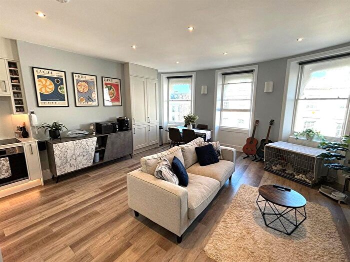 2 Bedroom Flat To Rent In Lansdowne Place, Hove, BN3