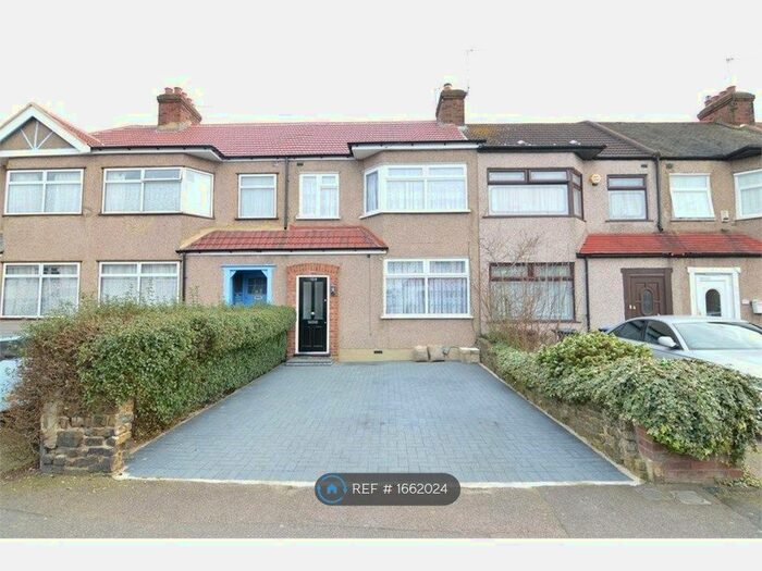 3 Bedroom Terraced House To Rent In Newbury Avenue, Enfield, EN3