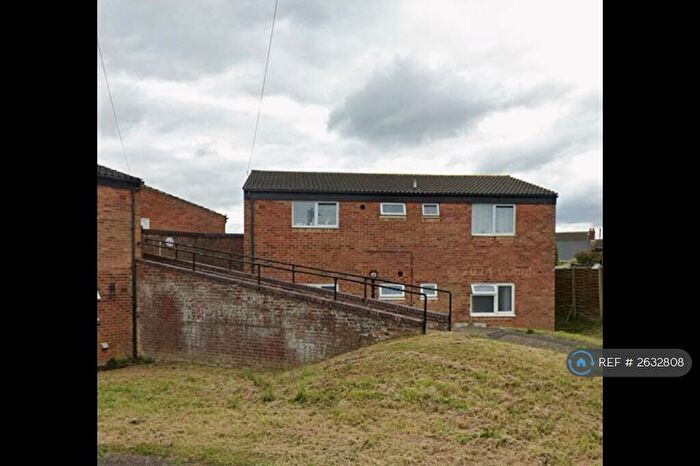 2 Bedroom Flat To Rent In Glenn Road, Poringland, Norwich, NR14