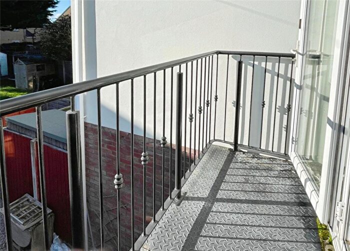 1 Bedroom Apartment For Sale In Blandford Road, Poole, Dorset, BH15